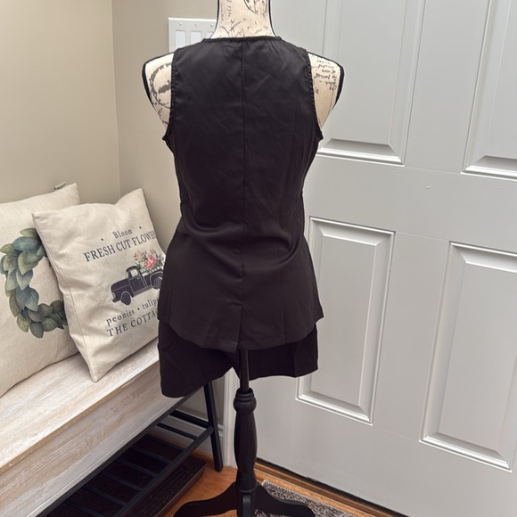 NWOT Nice to Meet You Black Vest&Shorts set in sz small. Avail in black or white - Picture 4 of 15